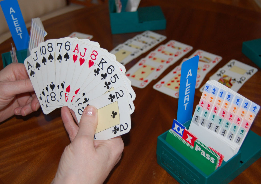 Бридж - единственная спортивная карточная игра