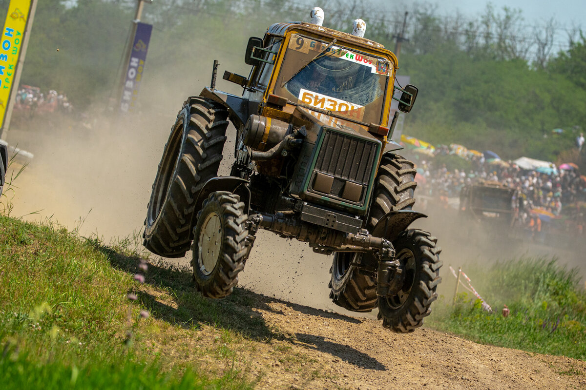 Тракторные гонки: состязание самых мощных машин в мире